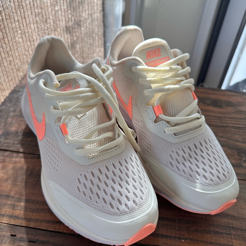 Nike Women's Cream and Coral Sneakers